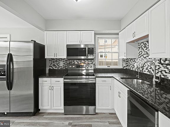 2nd image of 714 Broadview Blvd N