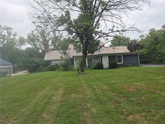 3rd image of 24700 Bryden Rd