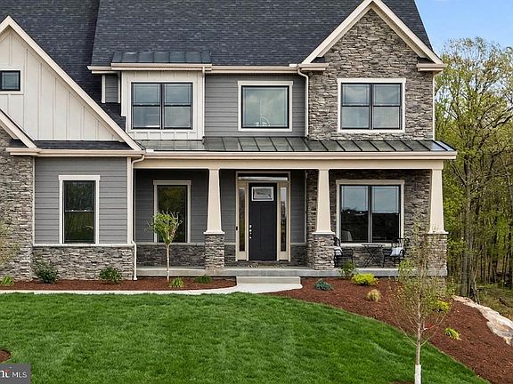 3rd image of 520 Newcomen Rd