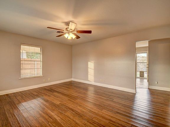 5th image of 514 Lake Dr