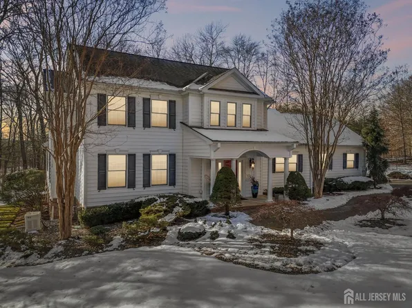 1 Majestic Woods Dr, Monroe Township, NJ 08831