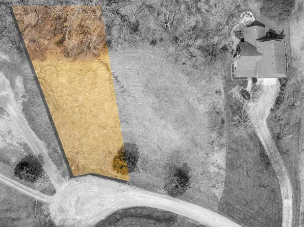 5 Oakmont Ct, Galena, IL 61036