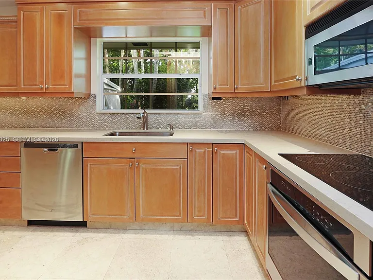 1030 Polk St — Photo 11