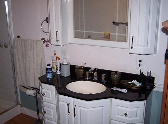 5th image of 213 Clyborn St