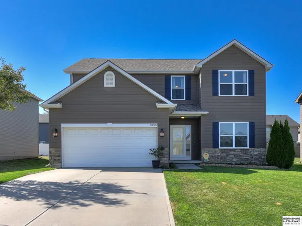 10302 Rosewater Pkwy, Bennington, NE 68007