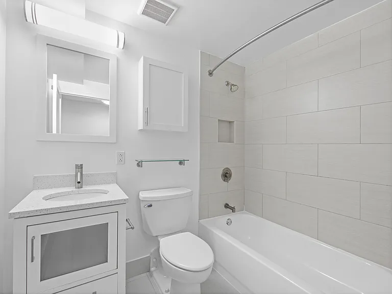 354 E 91st St #2206 — Photo 9