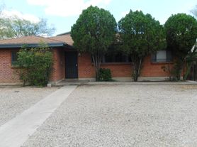 1320 E Adams St, Tucson, AZ