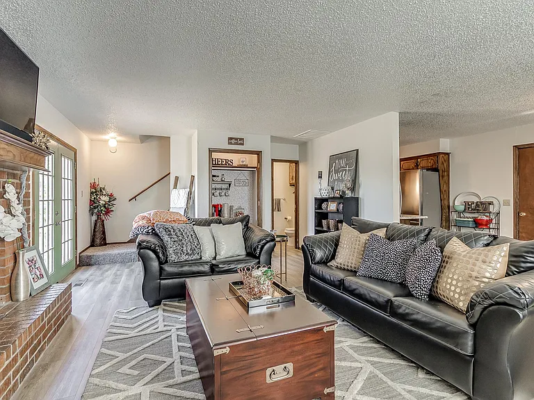 6103 Gaelic Glen Dr — Photo 8