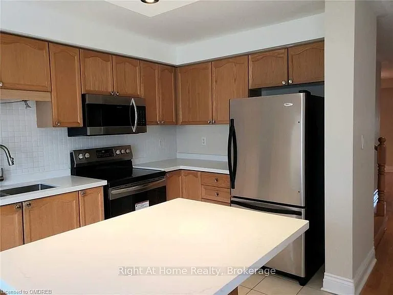 2467 Carberry Way — Photo 2