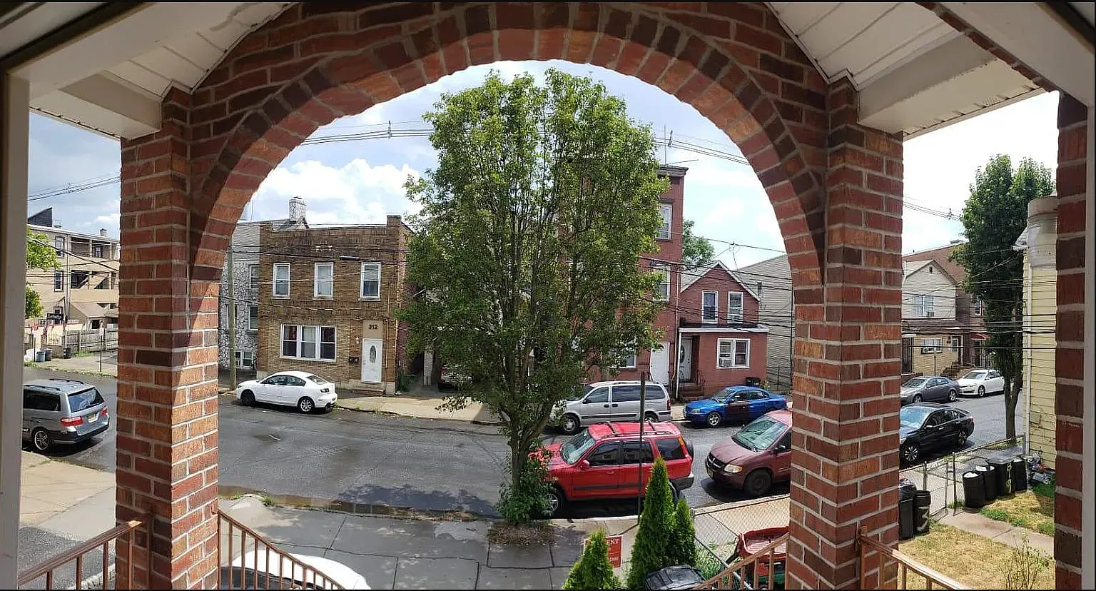 315 John St — Photo 2