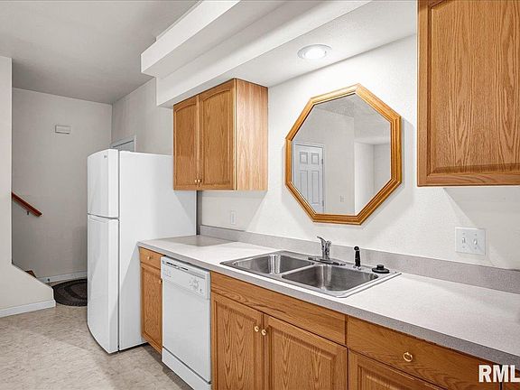 3rd image of 3510 N Kingston Dr APT 24