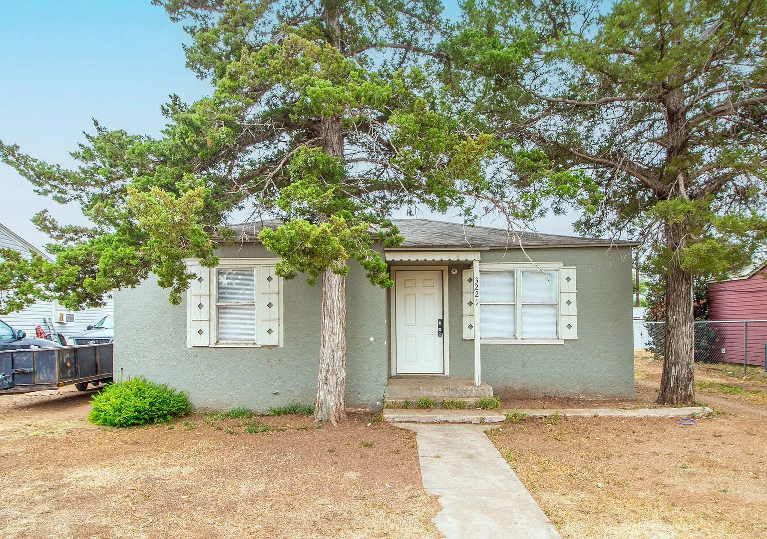Conveniently 2 Bedroom 1 bathroom house! — Photo 1