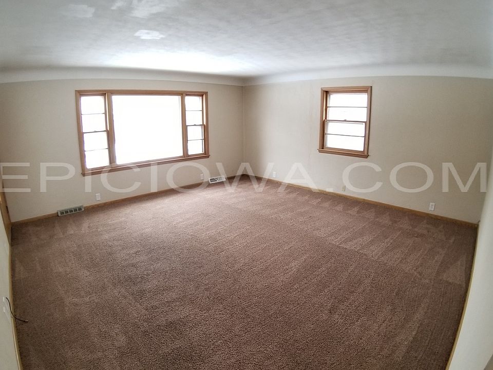 2911 Westwood Dr NW, Cedar Rapids, IA 52405 Zillow