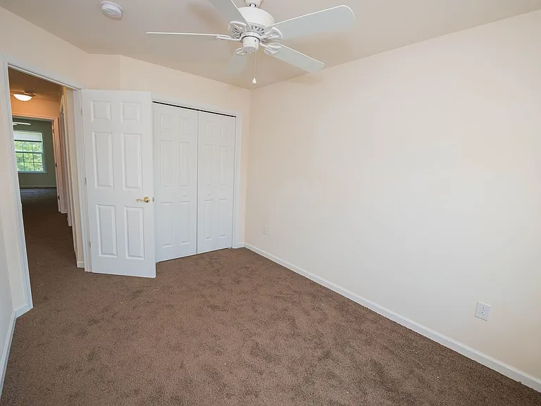 403 Parkview Ct — Photo 21