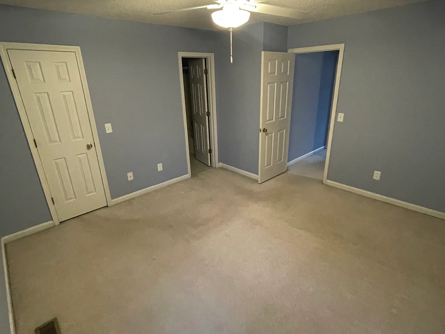 2000 Water Oak Dr — Photo 2