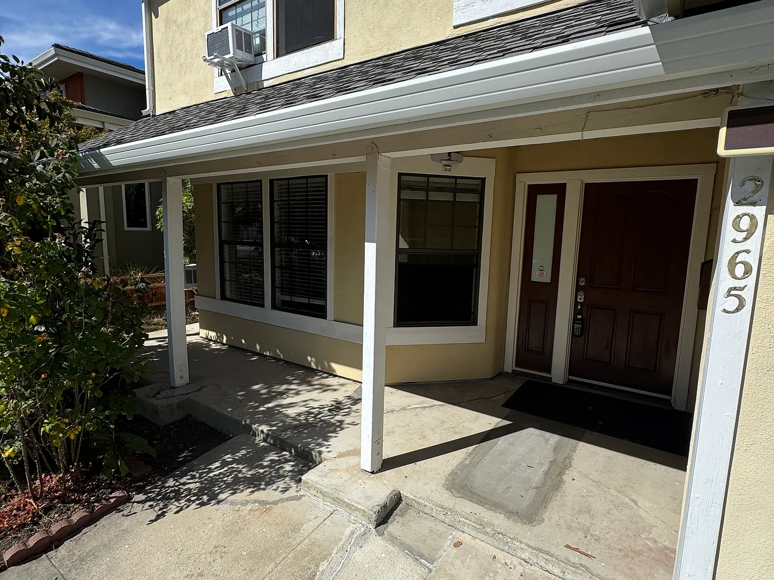 4 bed, 2.5 bath, 2186 sqft, $8,500 — Photo 2