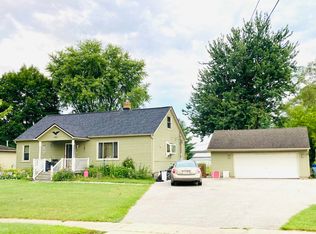 200 Renshar Dr, Auburn, MI 48611