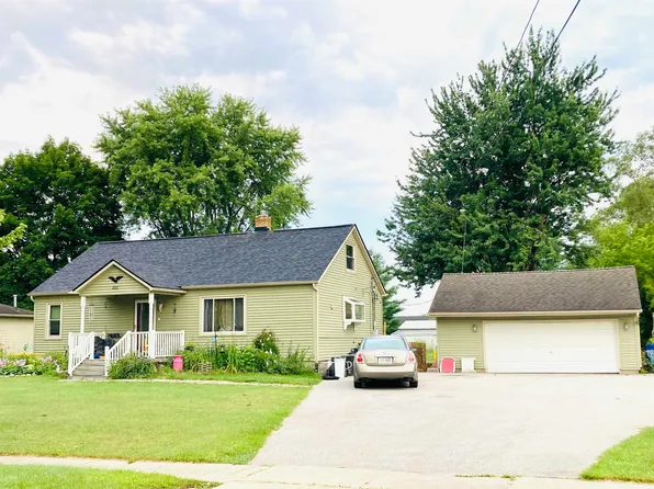 200 Renshar Dr, Auburn, MI 48611