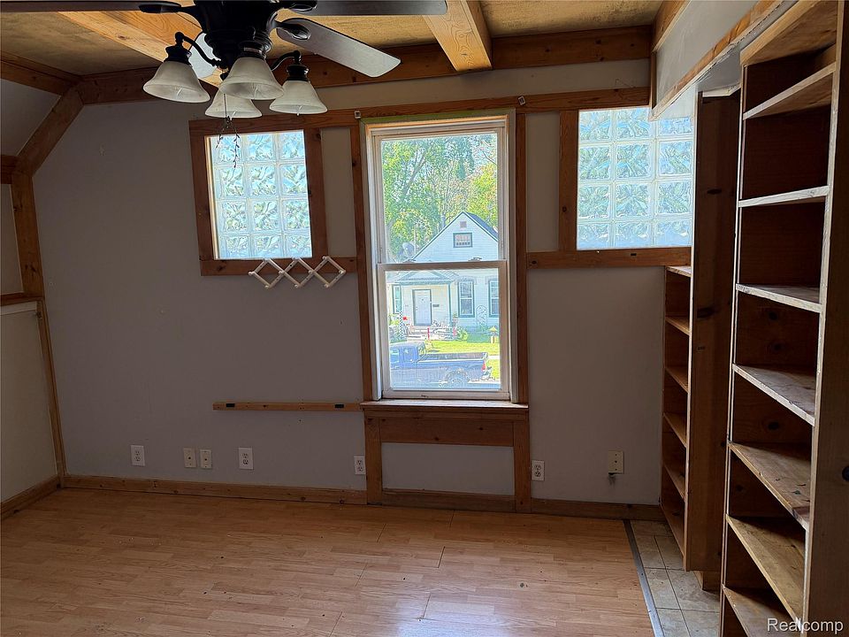 909 Pine St, photo 12