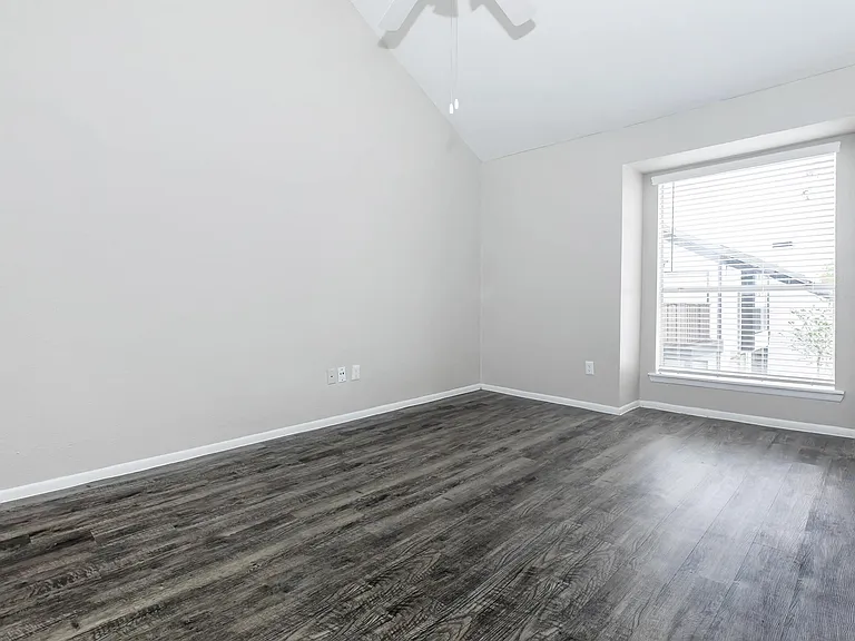Bayou Park Apartments — Photo 93