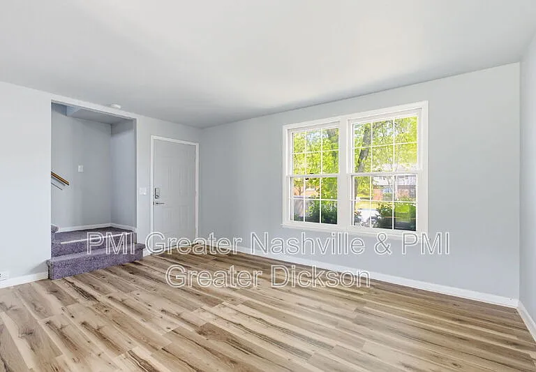 741 McPherson Dr — Photo 4
