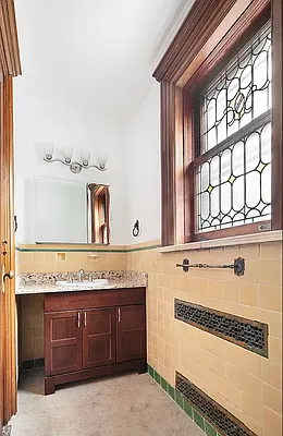 Rented by Highline Residential | media 28