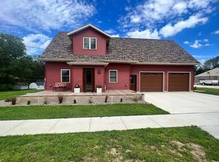 605 S Main St, Monona, IA 52159