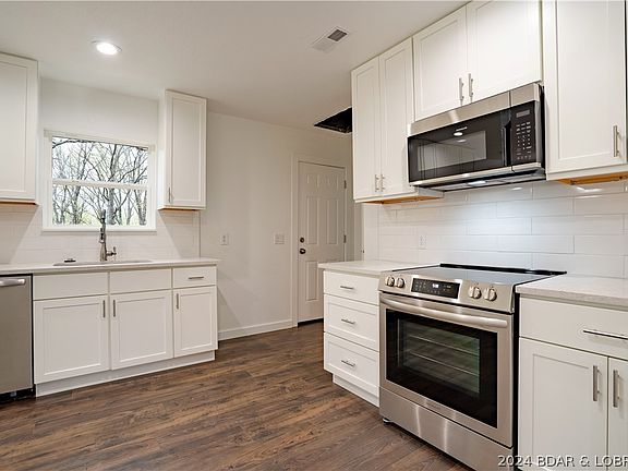 4th image of 1212 Bluff Dr
