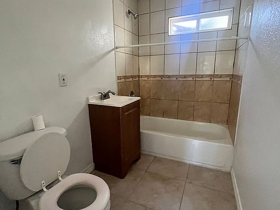 2nd image of 1609-1611 Gundry Ave
