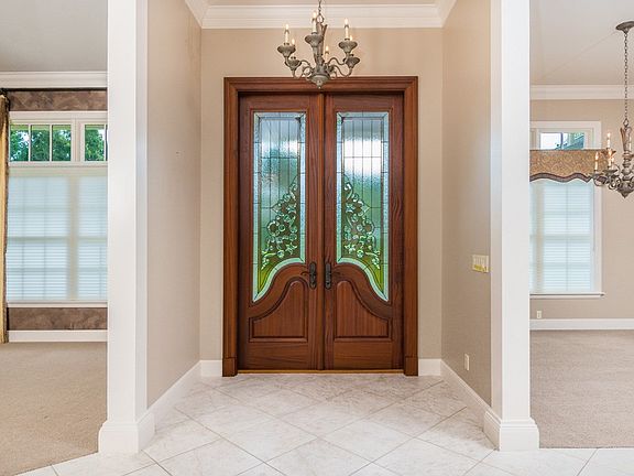 3rd image of 398 Farleys Ct