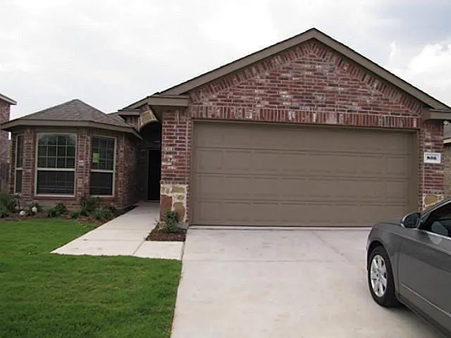 806 Hazels Way — Photo 1