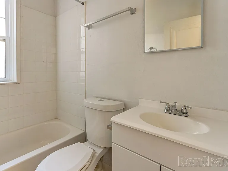 Manning Manor — Photo 11