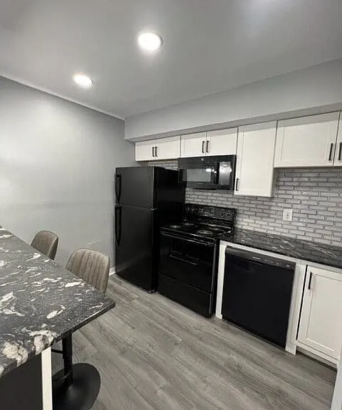 401 Smith St #B13 — Photo 9
