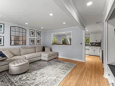 520 Byron St — Photo 5