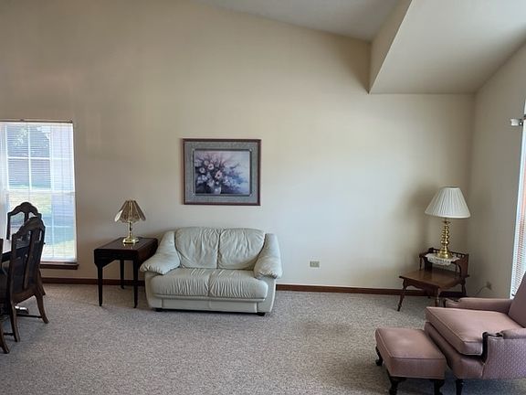3rd image of 140 Tay River Dr