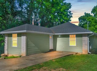 2431 N Kellett Ave, Springfield, MO 65803