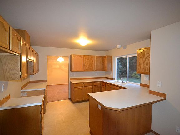 4th image of 8715 173rd St E