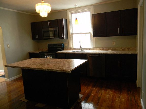 4th image of 3812 Leslie Ave