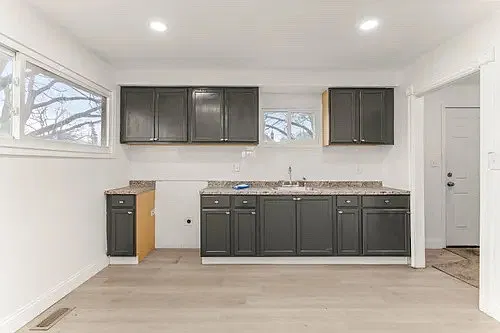 26260 Annapolis St — Photo 3