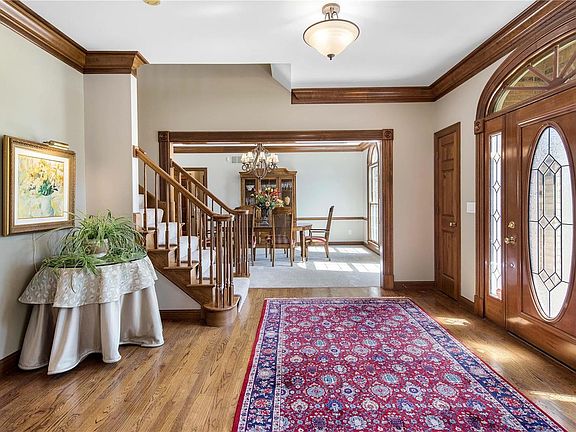 2nd image of 901 Town And Country Estate Ct