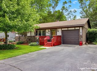 4110 Wildwood Dr, Crystal Lake, IL 60014