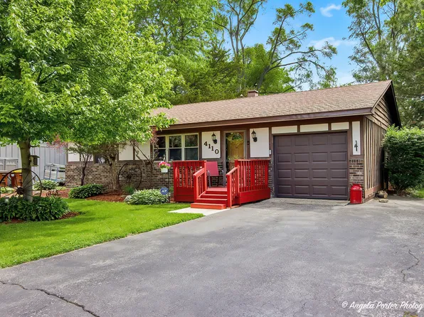 4110 Wildwood Dr, Crystal Lake, IL 60014