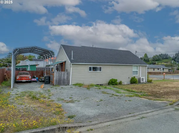 1434 Maryland Ave, Myrtle Point, OR 97458
