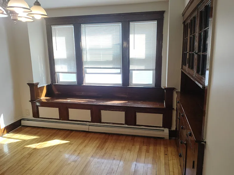 114 Sterling St #2B — Photo 3