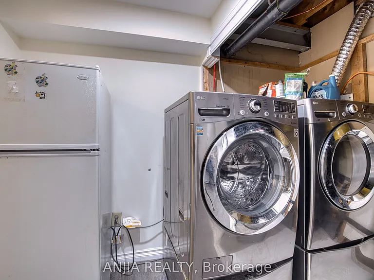 37 Allangrove Cres #BASEMENT — Photo 7