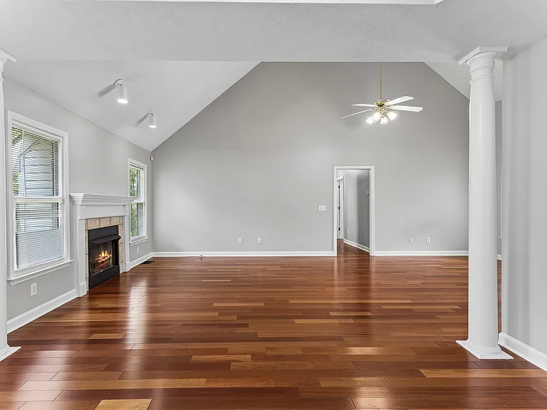 131 Savannah Ridge Dr — Photo 8