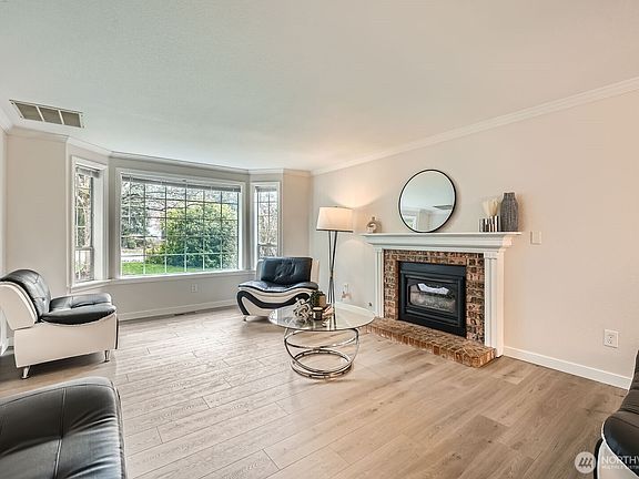 4th image of 4520 29th Avenue SE