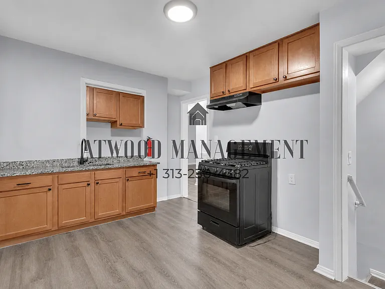 20255 Harned St — Photo 6