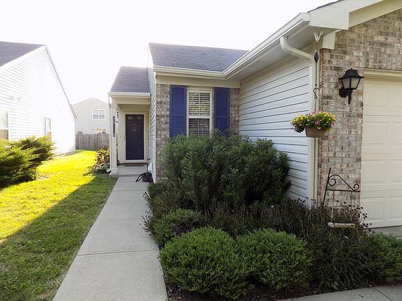 3rd image of 15239 Fawn Meadow Dr