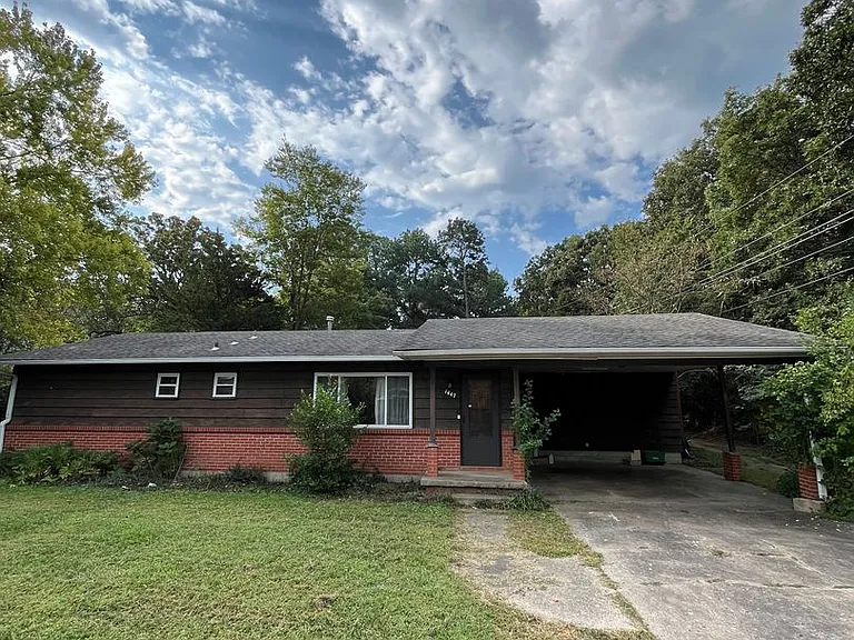 1447 W Mount Comfort Rd — Photo 1